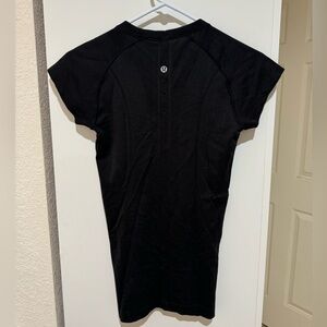 Lululemon Black Swiftly Tech short sleeve shirt